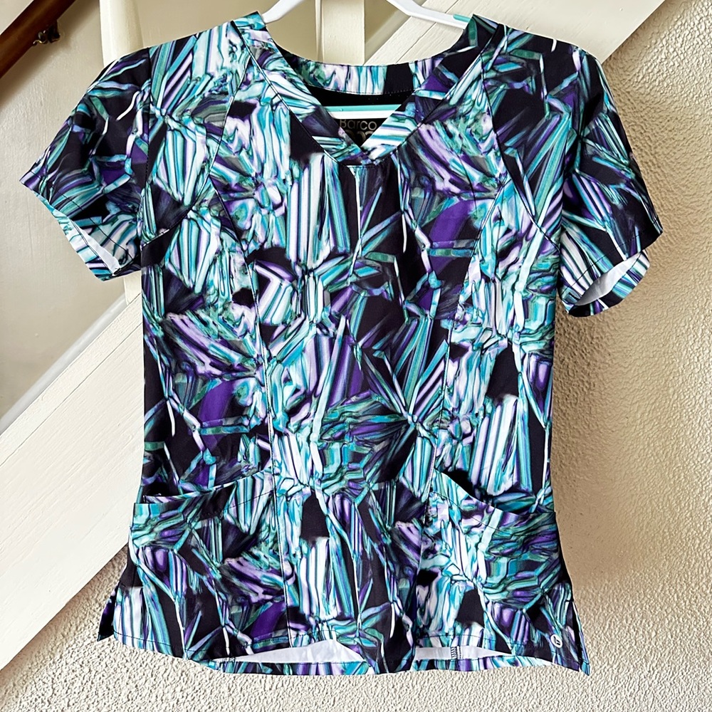 Scrub top - size small